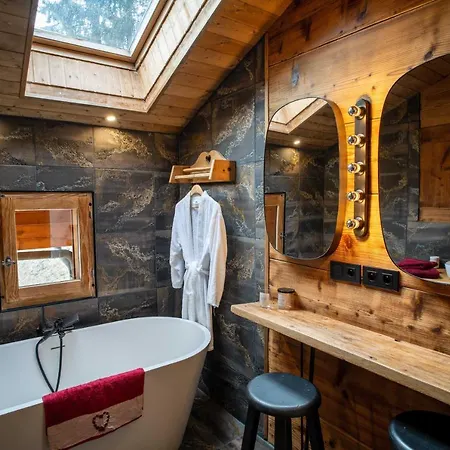 Savoya Lodges, 4 Prives, De 2 A 40 Personnes *