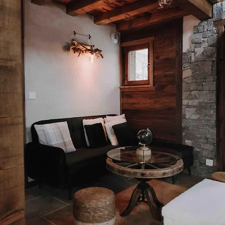 Savoya Lodges, 4 Prives, De 2 A 40 Personnes