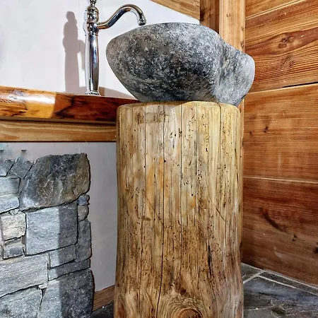 Savoya Lodges, 4 Prives, De 2 A 40 Personnes * Châtel