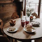 Savoya Lodges, 4 Prives, De 2 A 40 Personnes * Châtel