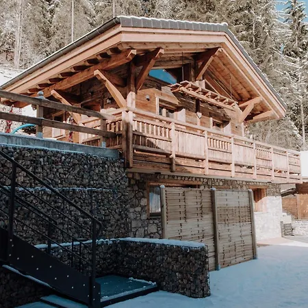 Savoya Chalet Chatel