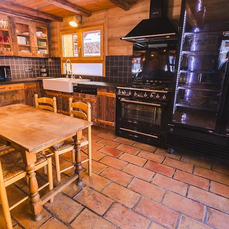 Savoya Chalet Chatel